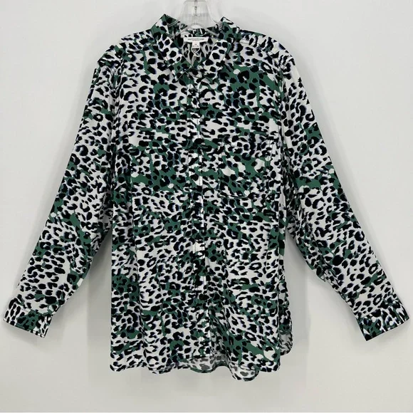 BeachLunchLounge Top Womens Plus Size Green Leopard Print Button Roll Tab Sleeve - Picture 1 of 16